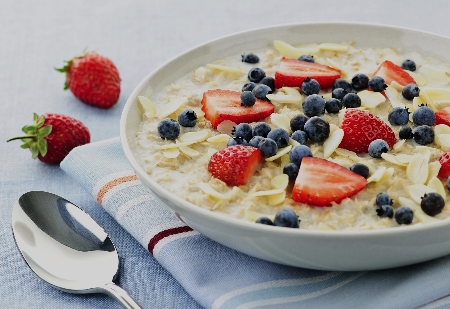 oatmeal-with-berries